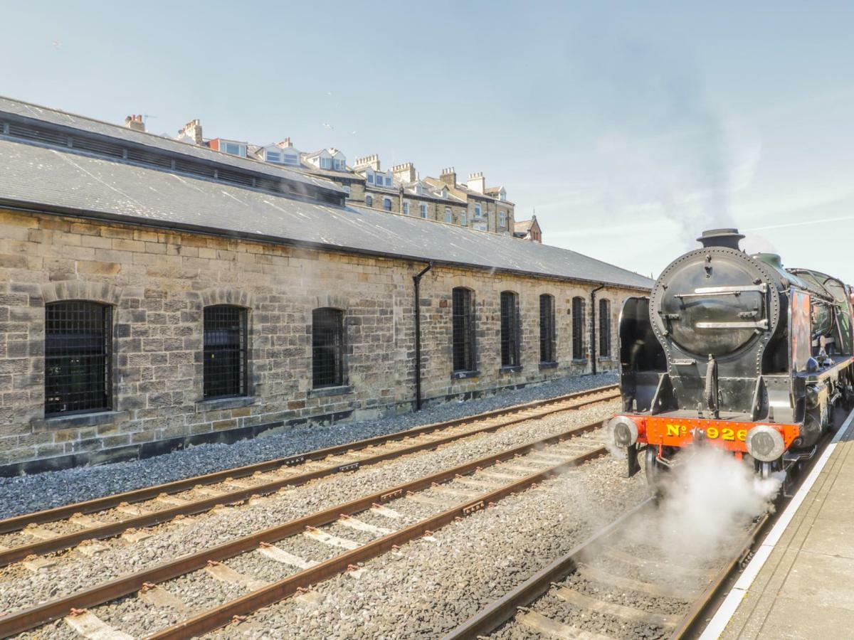 Tornado Engine Shed Apartment Whitby Exterior foto